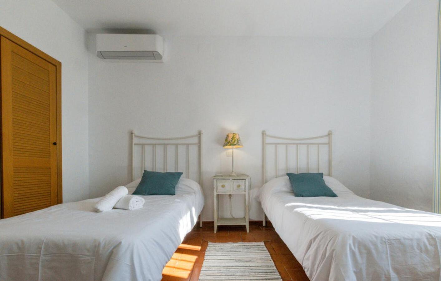 Cortijo Mazuecos By Sharingco Villa Lora del Río Екстериор снимка